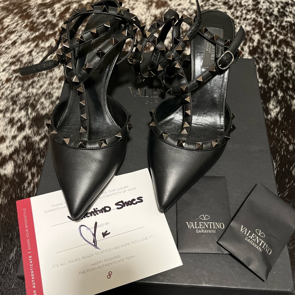 Authentic Valentino Rockstud in Noir